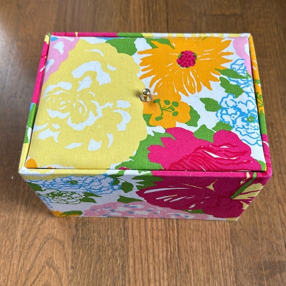 Lilly Pulitzer Jewelry Box - Picture 1 of 5